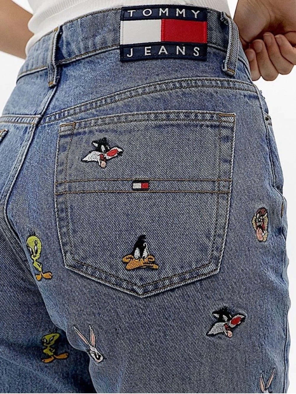 Tommy Hilfiger Light Blue High-Rise Jeans with Looney Tunes Embroidery